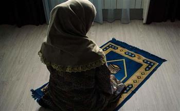   حكم ظهور قدم المرأة في الصلاة.. دار الإفتاء توضح