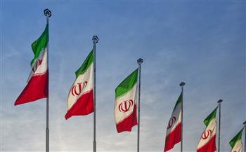   طهران تستدعى سفير بريطانيا بعد نزع محتج علم البلاد من سفارة إيران فى لندن