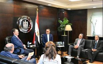   وزير الاستثمار يلتقي السفير الإسباني بالقاهرة لبحث سبل تعزيز العلاقات الاقتصادية