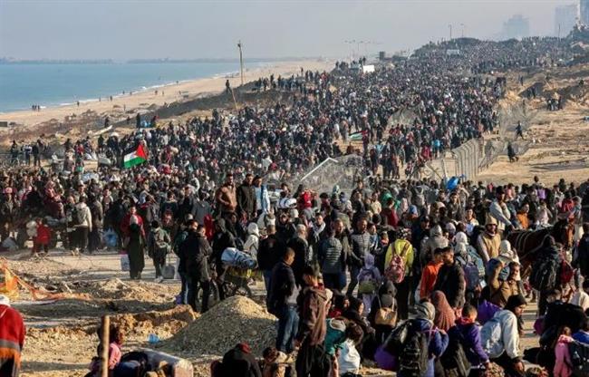 ماكرون والأردن يرفضان أي خطة لإعمار غزة تشمل تهجير السكان