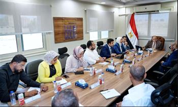   رئيس هيئة الدواء يبحث مع ممثلي جهاز الدمغة الطبية سبل دعم الصناعة الوطنية.