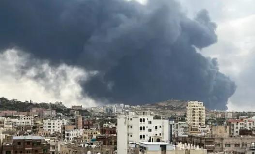 إعلام حوثي: سقوط قتلى وجرحى في الهجوم الإسرائيلي على صنعاء