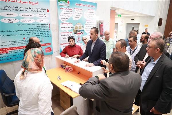 نائب وزير الصحة يتفقد مستشفى علاج الأورام لنقل الدم بالمنيا