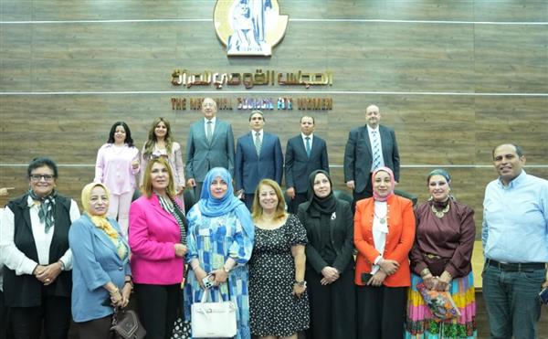 ندوة "قانون العمل الجديد : ما الجديد وما التأثير" على مائدة القومي للمرأة