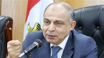   محافظ المنيا يتابع شكاوى المواطنين ويُوجه بسرعة حلها