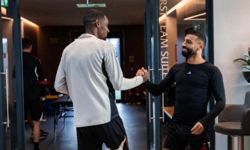 محمد صلاح يعود لليفربول استعدادًا لموقعة بيرنلي