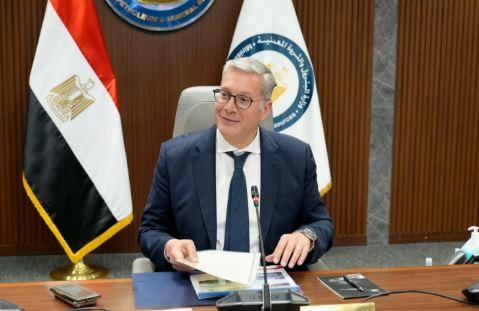 وزير البترول يؤكد أهمية الترويج للمناطق الاستثمارية في جنوب مصر