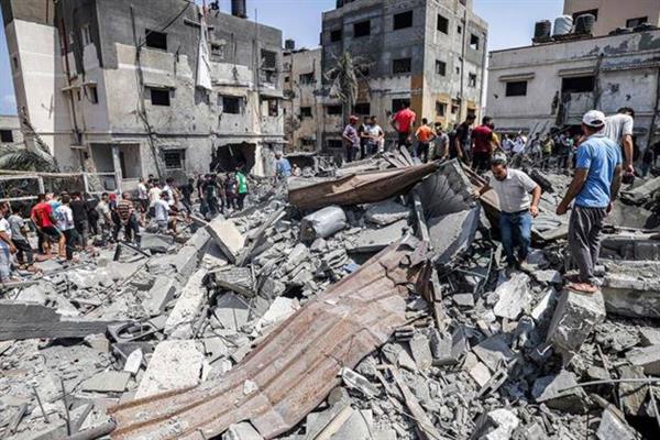 قصف الاحتلال يوقع 25 شهيدًا في غزة وشمال القطاع