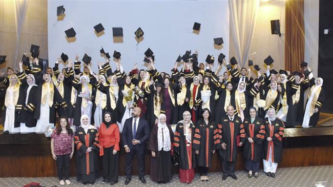صيدلة عين شمس تحتفل بتخريج الدفعة الأولى من برنامج "فارم دي كلينيكال"