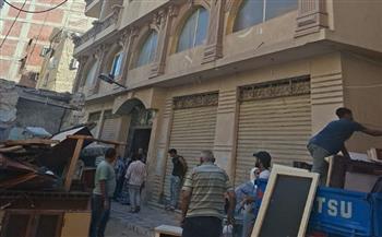   الإسكندرية .. إخلاء 12 طابق من عقار مائل بالمنتزه لتنفيذ قرار إزالة الطوابق المخالفة