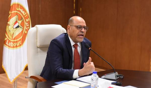 وزارة العمل : 50 فرصة عمل جديدة بمهنة التمريض بالإمارات برواتب تصل إلى 7000 درهم