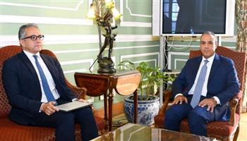   وزير الخارجية يستقبل المرشح المصري لمنصب مدير عام اليونسكو