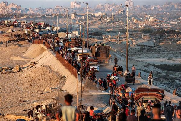 الاحتلال يكثف عدوانه في المناطق الغربية لمدينة غزة مستهدفا النازحين