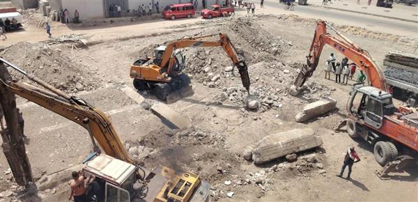 حملات مُكبرة لإزالة التعديات وأعمال البناء المخالف بأحياء الإسكندرية