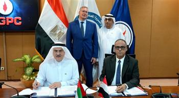   3 اتفاقيات جديدة للبحث عن البترول والغاز فى الصحراء الغربية وخليج السويس وشمال سيناء