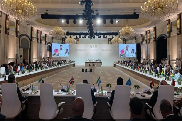 سلطان عمان ورئيس تونس يغيبان عن القمة العربية الإسلامية في الدوحة