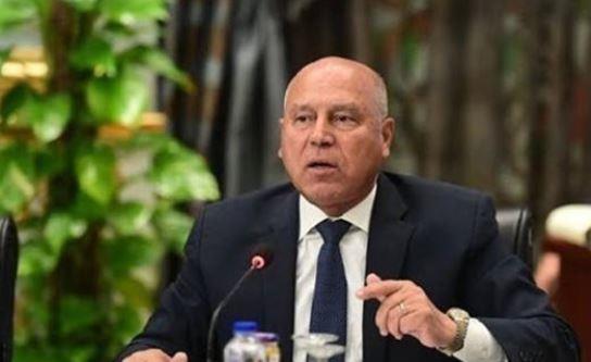 وزير النقل يجري جولة تفقدية بمحطة مصر للسكك الحديدية بالإسكندرية