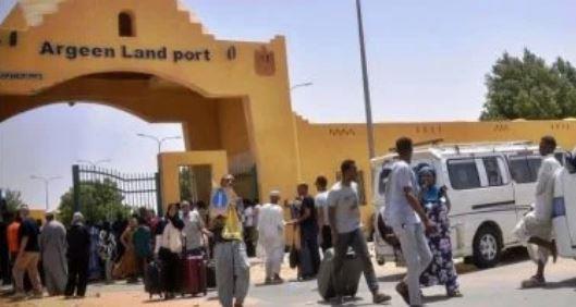 أسوان تسهّل عودة 12 ألف سوداني لوطنهم طوعًا
