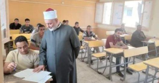 رئيس "أزهر سوهاج" يتفقد اختبارات القبول بمعاهد القراءات