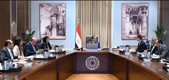   مدبولي يتابع إجراءات فض التشابكات المالية بين الوطنية للإعلام وبنك الاستثمار القومي 