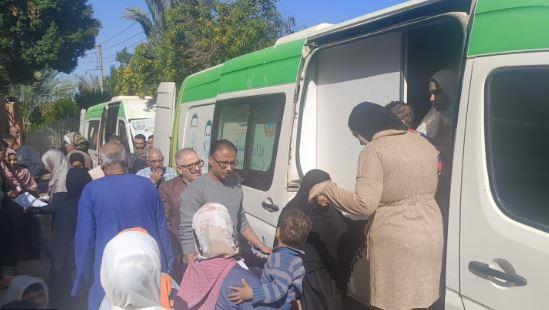 صحة كفر الشيخ: توقيع الكشف على 1370 مواطنا خلال قافلة مجانية