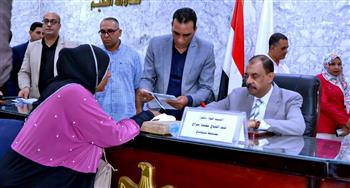   محافظ سوهاج يعقد اللقاء الجماهيري الأسبوعي للاستماع إلى شكاوى وطلبات المواطنين