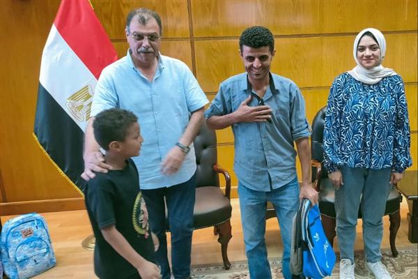 توزيع شنط مدرسية على 200 طالب من الأسر الأولى بالرعاية بالقليوبية