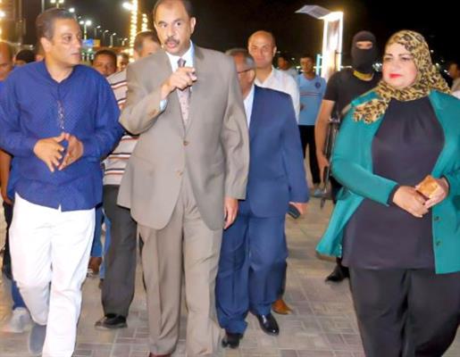 محافظ سوهاج يتفقد أعمال تطوير ممشى الكورنيش الشرقي ويشيد بسرعة الإنجاز