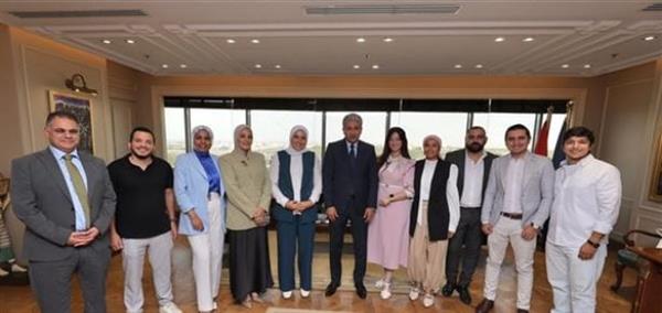 وزير السياحة يلتقي مجموعة من المؤثرين وأصحاب المحتوى الرقمي المصريين