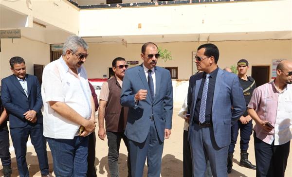 محافظ سوهاج يتفقد عددا من المدارس بحي شرق وأخميم والكوثر