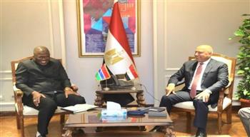   مصر وجامبيا تبحثان فرص التعاون في قطاعات النقل والبنية التحتية والصناعة