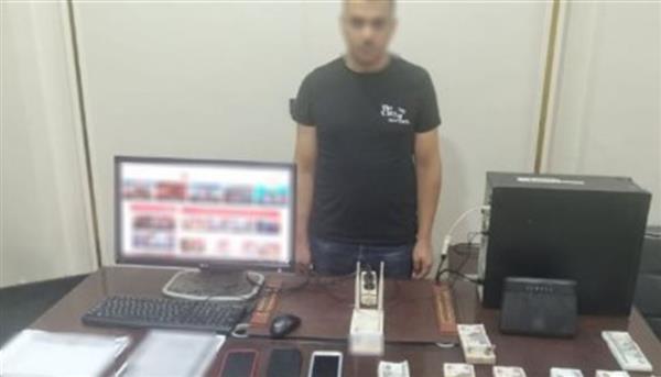 ضبط شخص لقيامه بإنشاء 25 موقعاً إلكترونياً لبث المصنفات المقرصنة