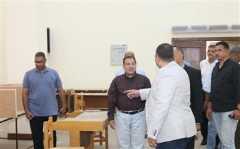   رئيس جامعة جنوب الوادي يتابع المشروعات التطويرية داخل الحرم الجامعي