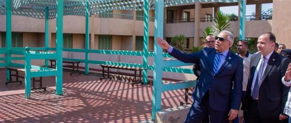 رئيس جامعة طنطا يتابع استعدادات المدن الجامعية