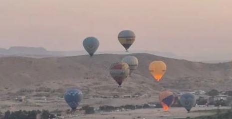 42 رحلة بالون طائر تقل 850 سائحا في سماء الأقصر