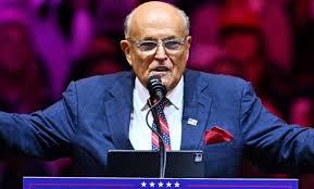   ترامب يعلن عزمه منح محاميه السابق جوليانى وسام الحرية الرئاسي