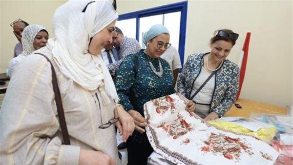 رئيسة القومي للمرأة تتفقد مركز التكوين المهني والوحدة المحلية بشلاتين