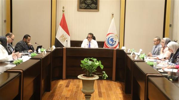 وزير الصحة يتابع تقدم البرنامج الوطني لمكافحة الإيدز