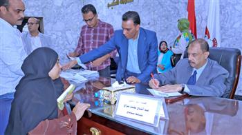   محافظ سوهاج يعقد اللقاء الجماهيري الأسبوعي للاستماع إلى شكاوى وطلبات المواطنين