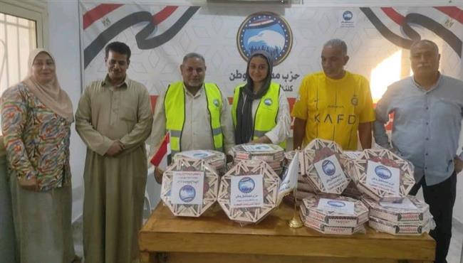 أمانة المشروعات الصغيرة والمتوسطة بمستقبل وطن توزع حلوى المولد النبوي في شرم الشيخ 