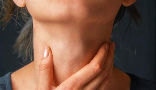 كيف نواجه عُقد الغدة الدرقية بطرق طبيعية دون إهمال المتابعة الطبية؟