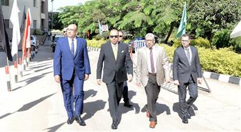   رئيس جامعة المنصورة: الطلاب قلب الجامعة النابض