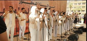   رئيس جامعة عين شمس يشهد رفع وتحية العلم خلال مهرجان استقبال العام الجامعي