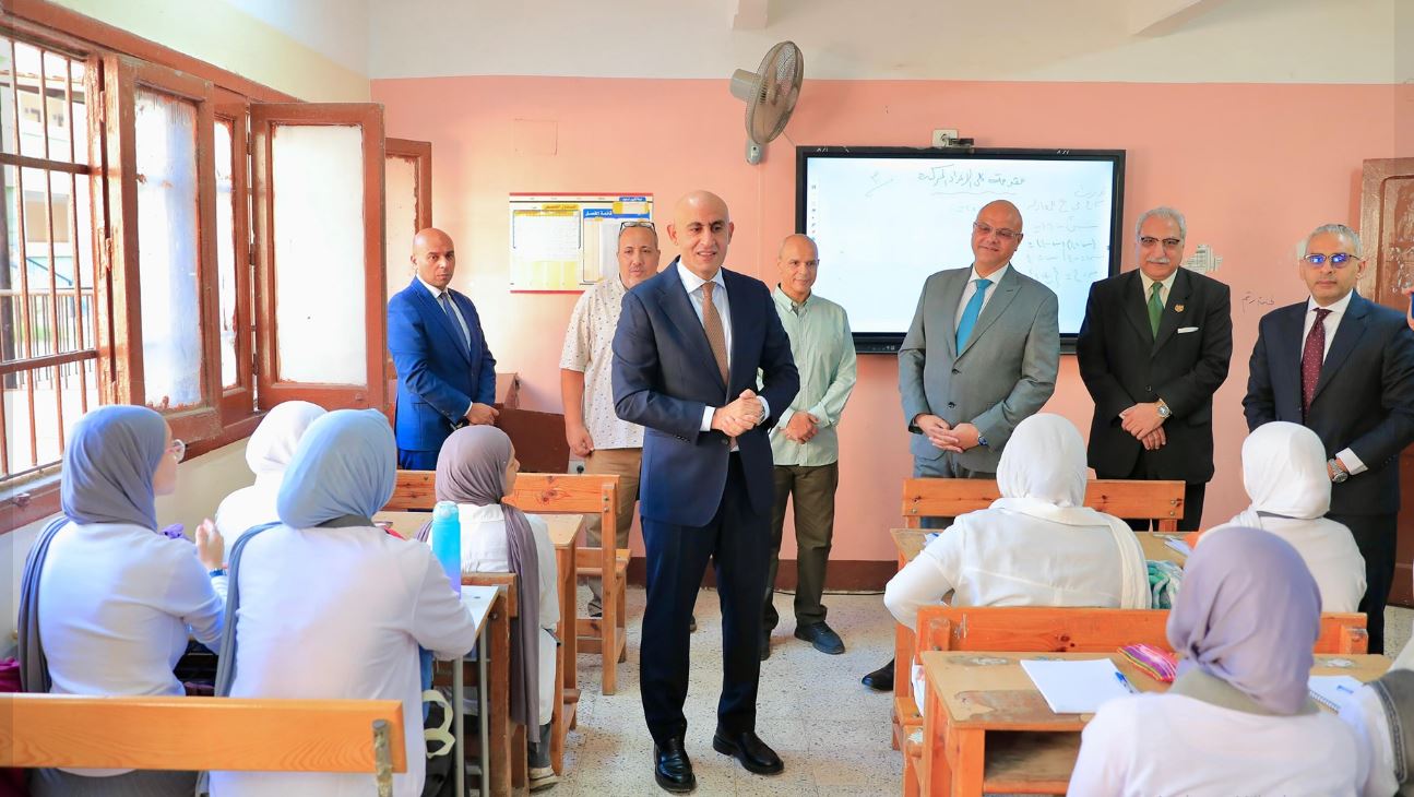 وزير التعليم يتفقد مدارس القليوبية.. ويؤكد: التدريس "أم المهن" والبرمجة لغة المستقبل