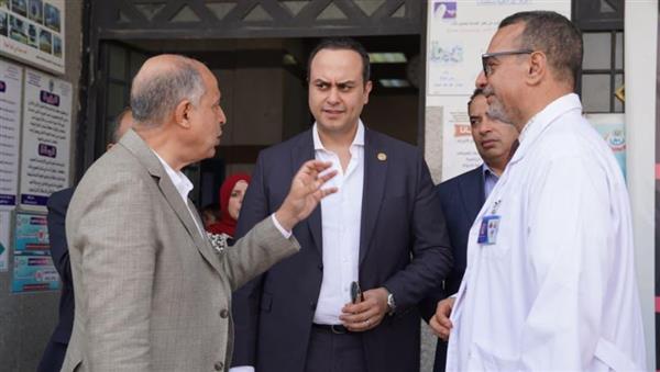 رئيس هيئة الرعاية الصحية يزور مركز أورام المنيا.. ماذا وجد هناك؟