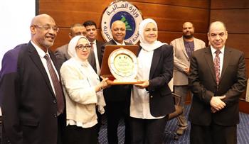   "الضرائب" تكرم الأمهات المثاليات في احتفالية 2025
