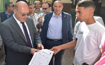   رئيس جامعة سوهاج الأهلية يتابع الكشف الطبي على الطلاب الجدد 