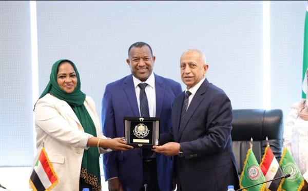 الأكاديمية العربية توقع مذكرة تفاهم مع كلية النهضة بالسودان لدعم التعاون المشترك