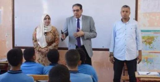 مدير تعليم جنوب سيناء يتابع انتظام الدراسة في طور سيناء