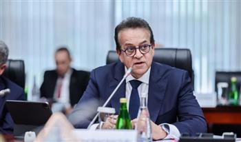   وزير الصحة يبحث مع رئيس شركة «Mindray» التعاون في دعم توطين الصناعات الطبية
